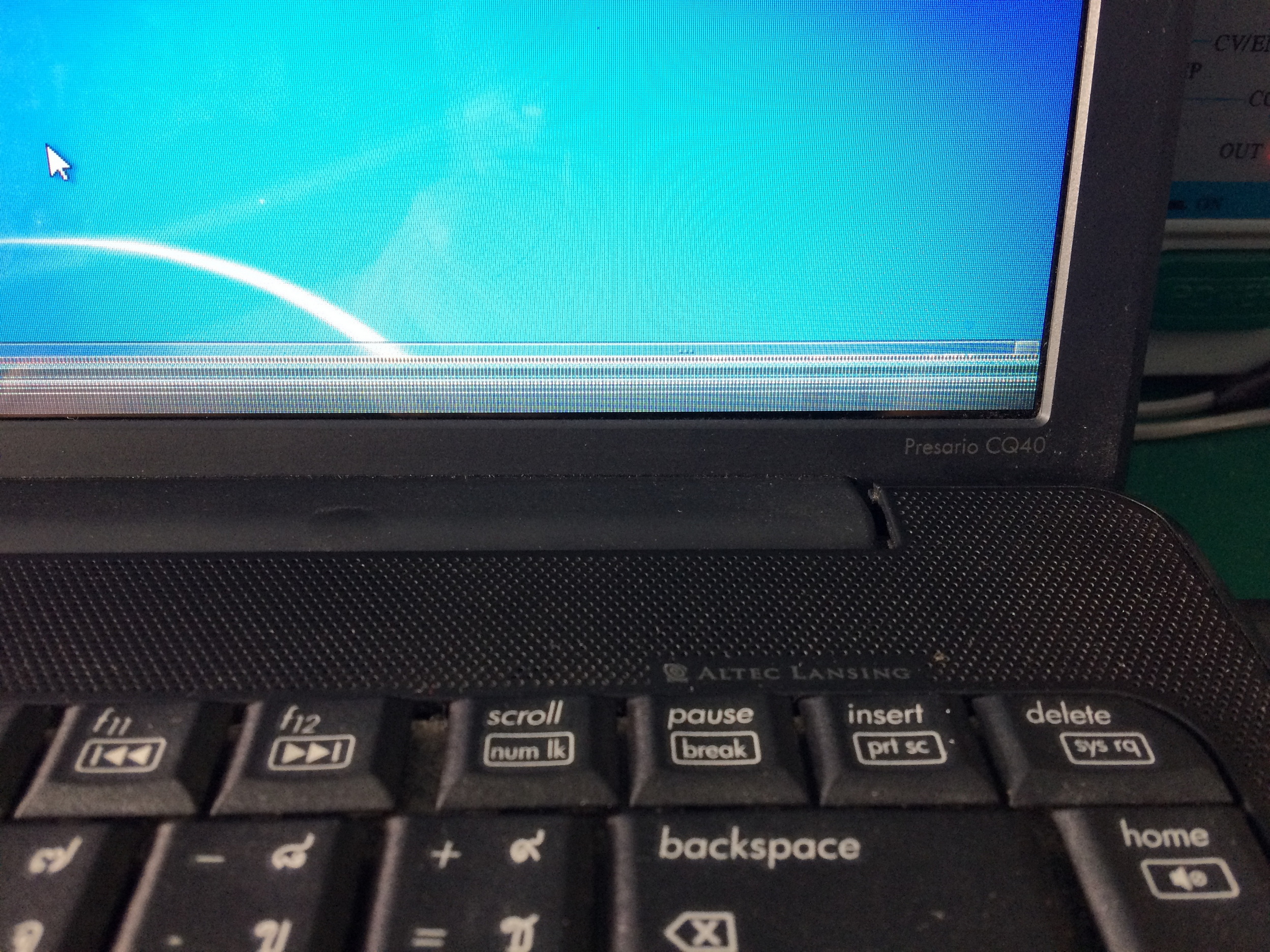 COMPAQ CQ40 เปลี่ยนจอมือ