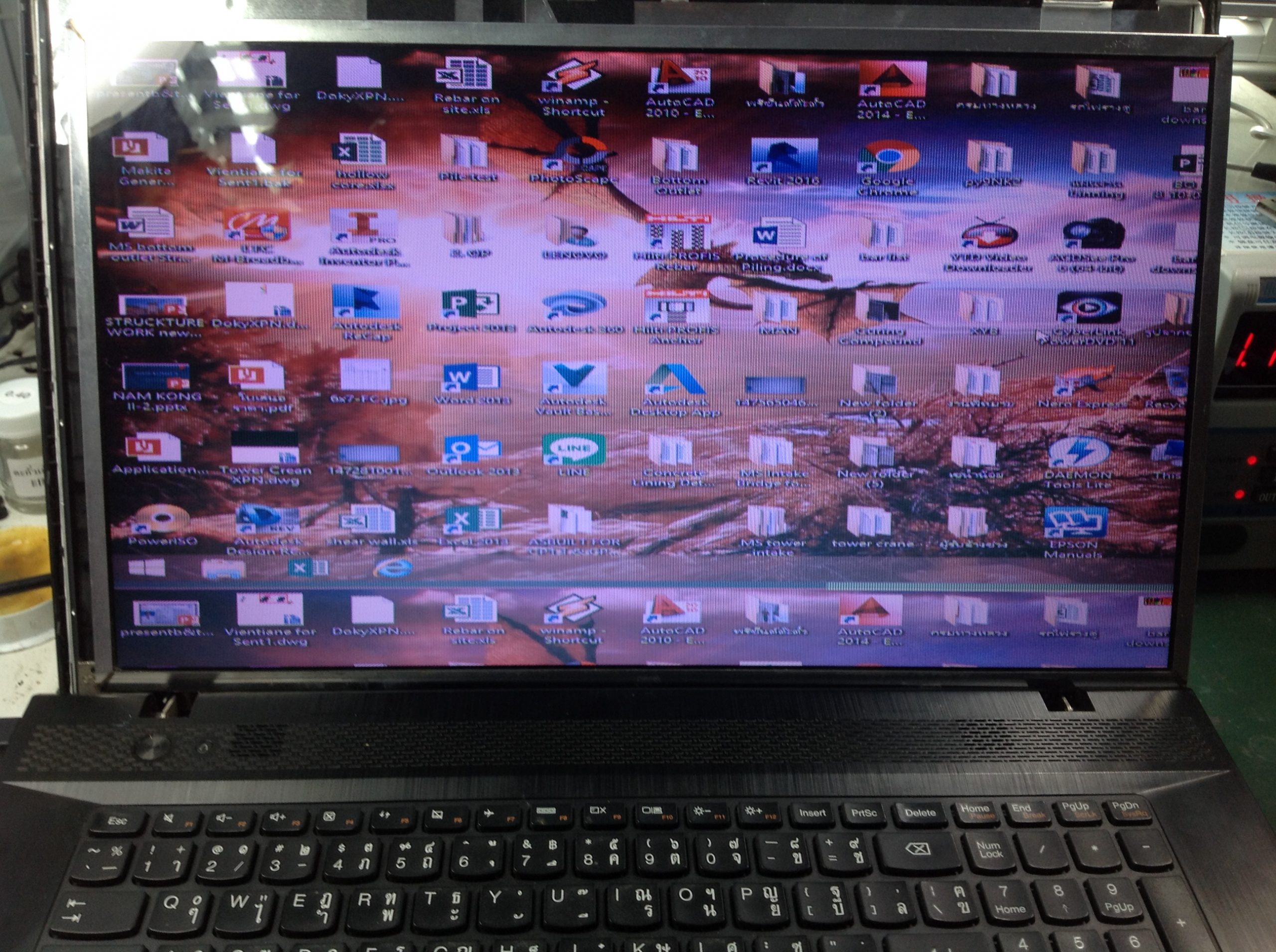 LENOVO G700 จอสีเพรี้ยน