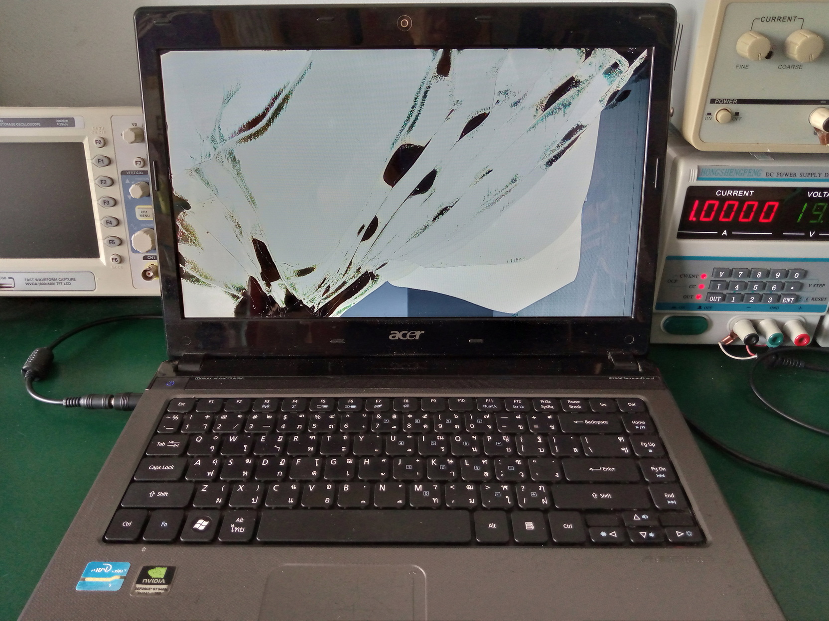 ACER 4750G จอแตก เปลี่ยนหน้าจอใหม่